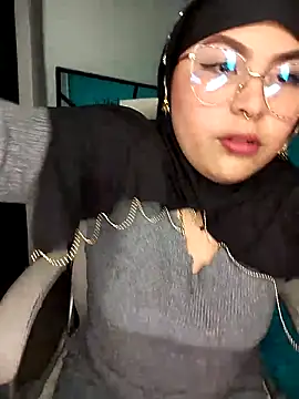 Hana    online show from 03-12-26, 12:39