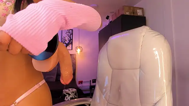 Snapshot of Olivia_ds chatting on 12-29-24, 03:54 Olivia ds online show from 12-29-24, 03:54