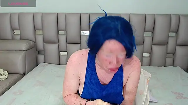 Kittywhiteass online show from 10-09-25, 04:43