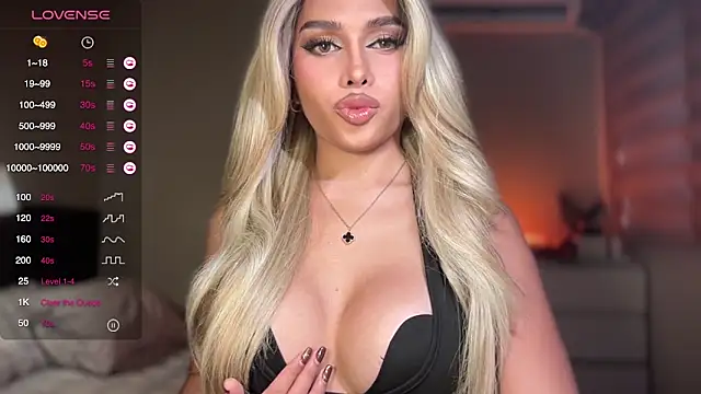 Snapshot of Judi_Abas chatting on 10-04-25, 11:36 Judi Abas online show from 10-04-25, 11:36