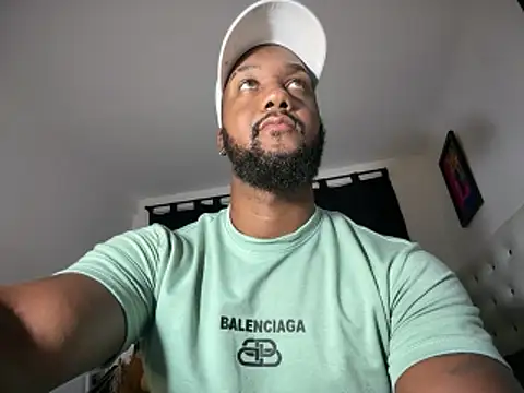 Snapshot of blackdrey18 chatting on 06-19-26, 12:37 blackdrey18 online show from 06-19-26, 12:37