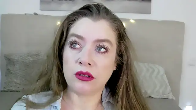 Snapshot of PetersEmily chatting on 12-01-24, 10:10 PetersEmily online show from 12-01-24, 10:10