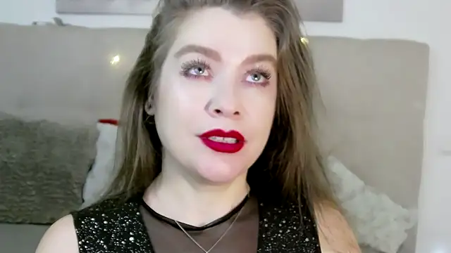 Snapshot of PetersEmily chatting on 12-08-24, 10:03 PetersEmily online show from 12-08-24, 10:03