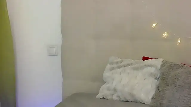 Snapshot of PetersEmily chatting on 01-06-25, 10:47 PetersEmily online show from 01-06-25, 10:47