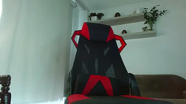 Snapshot of Robyn_Miller chatting on 09-12-25, 01:33 Robyn Miller online show from 09-12-25, 01:33