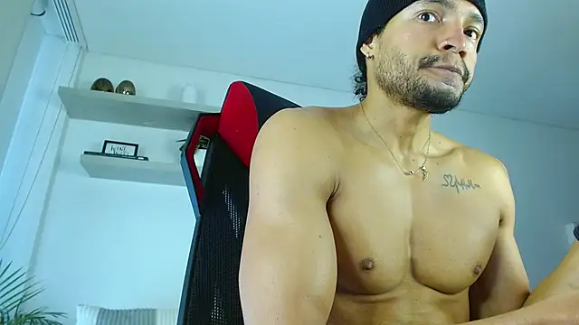 Snapshot of Robyn_Miller chatting on 10-08-25, 01:53 Robyn Miller online show from 10-08-25, 01:53