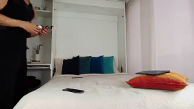 Snapshot of Robyn_Miller chatting on 10-25-25, 10:37 Robyn Miller online show from 10-25-25, 10:37