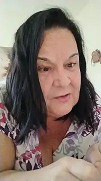 Snapshot of Yaya_Mineira chatting on 06-18-26, 01:04 Yaya Mineira online show from 06-18-26, 01:04