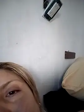 Snapshot of La_pauli_latina chatting on 06-08-26, 02:01 La pauli latina online show from 06-08-26, 02:01