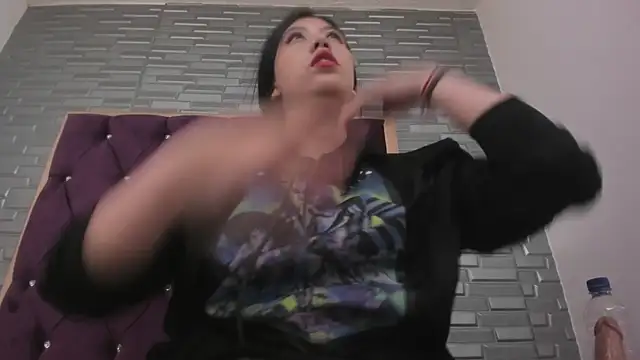 Snapshot of AntoneellaF chatting on 01-11-25, 02:41 AntoneellaF online show from 01-11-25, 02:41