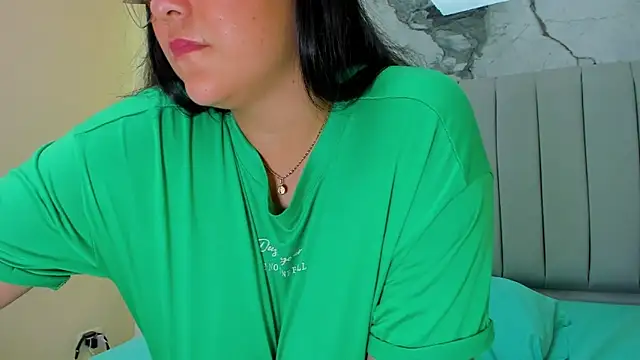 Snapshot of MAGIEVANS1 chatting on 03-17-25, 03:40 MAGIEVANS1 online show from 03-17-25, 03:40