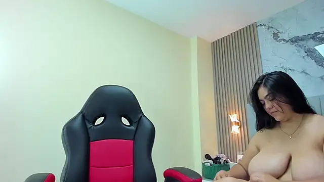 Snapshot of MAGIEVANS1 chatting on 10-20-25, 12:38 MAGIEVANS1 online show from 10-20-25, 12:38