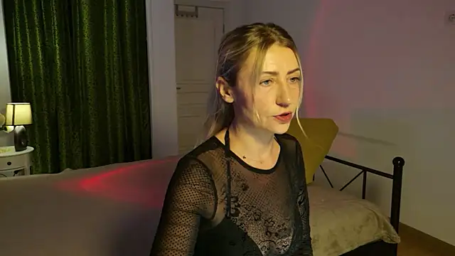 Snapshot of ZoeGrant chatting on 05-19-26, 05:41 ZoeGrant online show from 05-19-26, 05:41