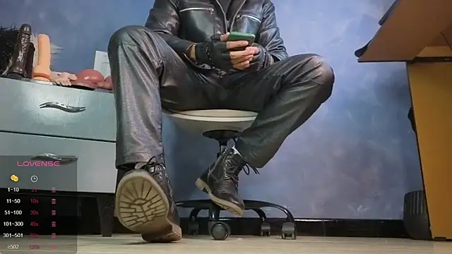 TomLover 12 online show from 02-05-26, 01:21