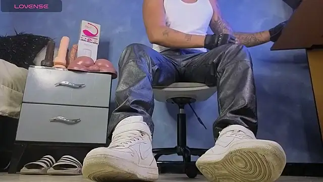 TomLover 12 online show from 03-03-26, 11:38