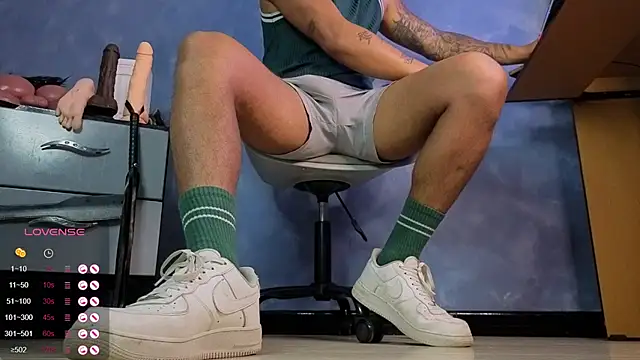 TomLover 12 online show from 03-31-26, 03:56