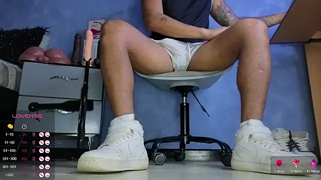 TomLover 12 online show from 04-10-26, 11:26