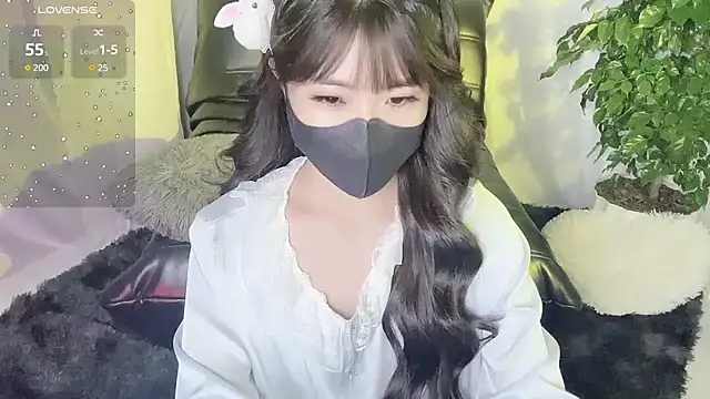 Snapshot of Mya_Lee chatting on 12-05-24, 03:50 Mya Lee online show from 12-05-24, 03:50