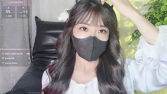 Snapshot of Mya_Lee chatting on 12-05-24, 06:55 Mya Lee online show from 12-05-24, 06:55