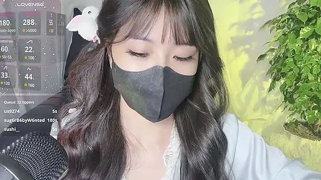 Snapshot of Mya_Lee chatting on 12-05-24, 10:01 Mya Lee online show from 12-05-24, 10:01