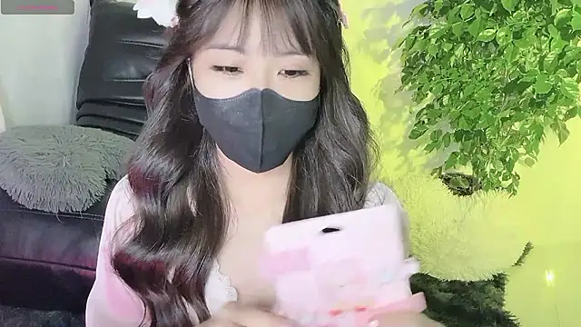 Snapshot of Mya_Lee chatting on 12-06-24, 04:28 Mya Lee online show from 12-06-24, 04:28