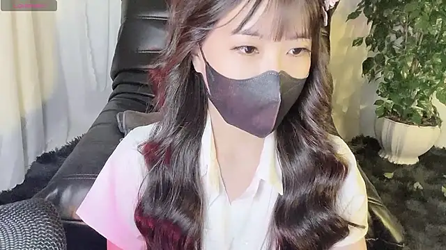 Snapshot of Mya_Lee chatting on 12-11-24, 07:25 Mya Lee online show from 12-11-24, 07:25