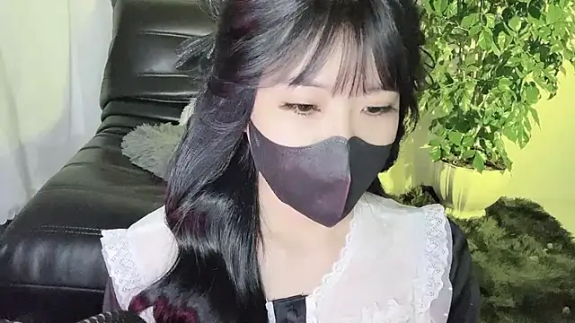 Snapshot of Mya_Lee chatting on 12-17-24, 04:11 Mya Lee online show from 12-17-24, 04:11