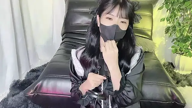 Snapshot of Mya_Lee chatting on 12-17-24, 10:22 Mya Lee online show from 12-17-24, 10:22