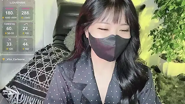 Snapshot of Mya_Lee chatting on 12-23-24, 09:51 Mya Lee online show from 12-23-24, 09:51