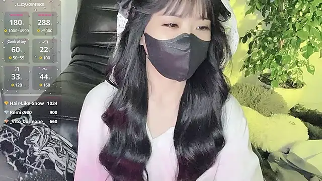 Snapshot of Mya_Lee chatting on 12-27-24, 07:57 Mya Lee online show from 12-27-24, 07:57