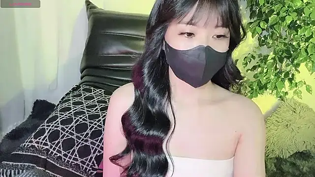 Snapshot of Mya_Lee chatting on 12-28-24, 04:30 Mya Lee online show from 12-28-24, 04:30