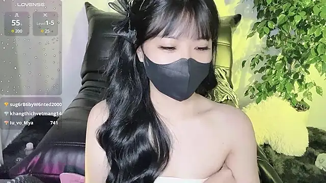 Snapshot of Mya_Lee chatting on 12-28-24, 07:33 Mya Lee online show from 12-28-24, 07:33