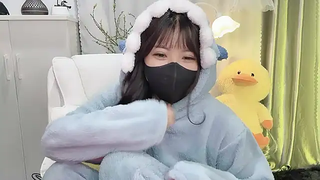 Snapshot of Mya_Lee chatting on 01-20-25, 08:07 Mya Lee online show from 01-20-25, 08:07