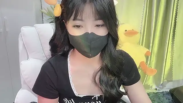 Snapshot of Mya_Lee chatting on 02-14-25, 04:31 Mya Lee online show from 02-14-25, 04:31