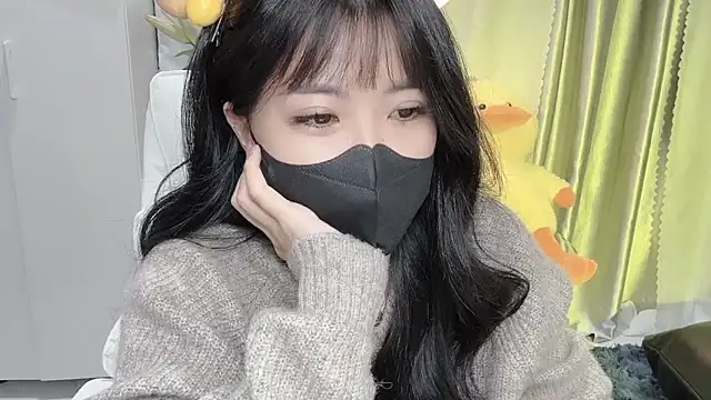 Snapshot of Mya_Lee chatting on 02-14-25, 10:36 Mya Lee online show from 02-14-25, 10:36