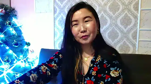 Snapshot of Bet_Lu chatting on 12-24-24, 09:44 Bet Lu online show from 12-24-24, 09:44