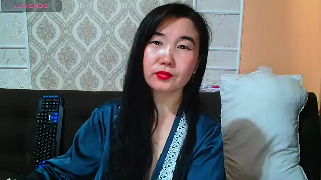 Snapshot of Bet_Lu chatting on 02-18-25, 09:32 Bet Lu online show from 02-18-25, 09:32