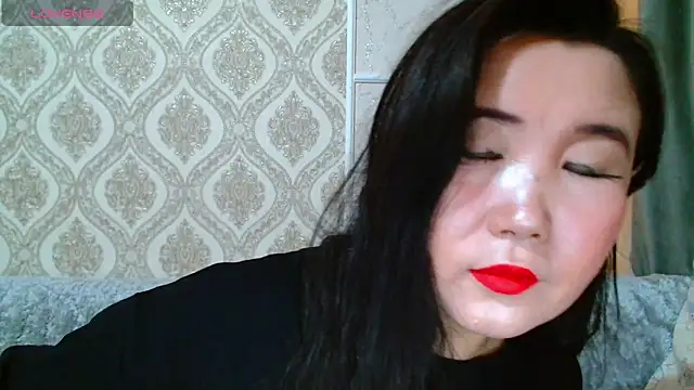 Snapshot of Bet_Lu chatting on 03-22-25, 05:28 Bet Lu online show from 03-22-25, 05:28