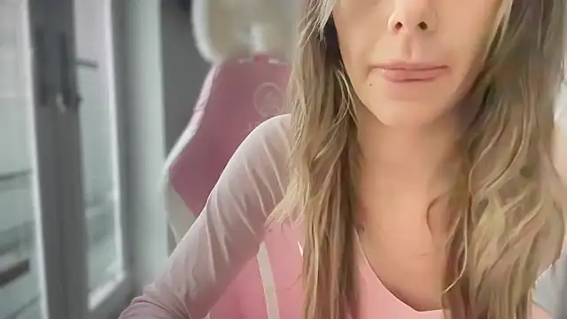 Lillymariee online show from 01-04-25, 12:27