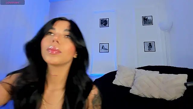 Snapshot of BellaRossii chatting on 10-16-25, 11:50 BellaRossii online show from 10-16-25, 11:50