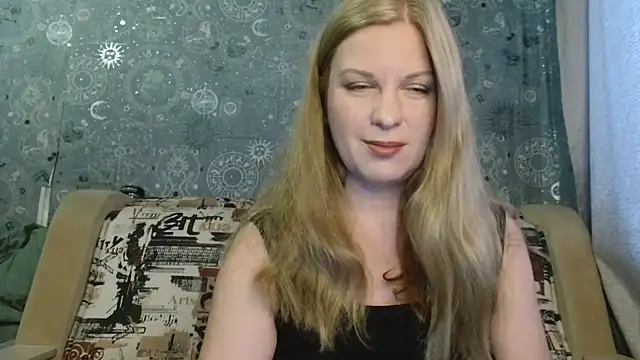Snapshot of BlondeFox chatting on 07-13-26, 02:47 BlondeFox online show from 07-13-26, 02:47
