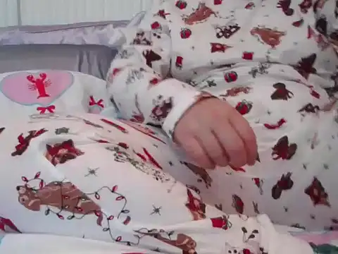 RealLittleRedRidingHood online show from 11-12-25, 01:55