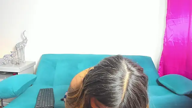 Victoria Jonness online show from 10-13-25, 05:57