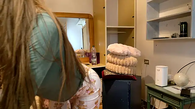 Miaelis online show from 03-13-26, 05:08