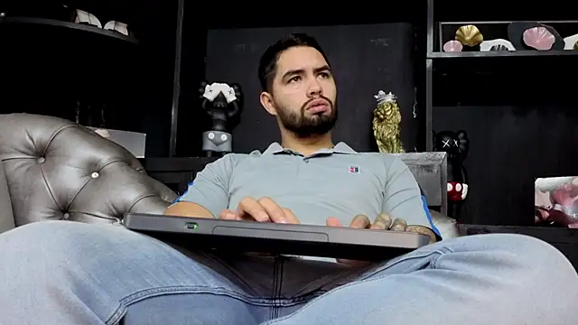 Snapshot of matteosantos chatting on 12-19-25, 12:01 matteosantos online show from 12-19-25, 12:01