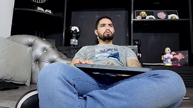 Snapshot of matteosantos chatting on 01-15-26, 11:48 matteosantos online show from 01-15-26, 11:48