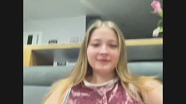 Snapshot of CharmingSarah chatting on 03-12-25, 04:24 CharmingSarah online show from 03-12-25, 04:24