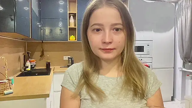 Snapshot of CharmingSarah chatting on 09-16-25, 03:57 CharmingSarah online show from 09-16-25, 03:57