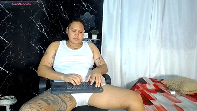 Snapshot of junaiker_roa chatting on 11-29-25, 01:41 junaiker roa online show from 11-29-25, 01:41