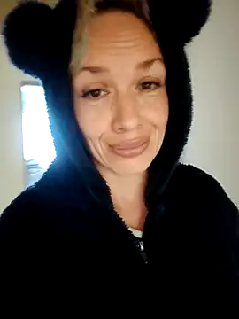 Snapshot of sexymarilyncolombia chatting on 02-15-25, 03:50 sexymarilyncolombia online show from 02-15-25, 03:50